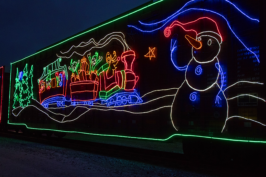 CP Holiday Train arrives in metro Detroit donating food and cash to